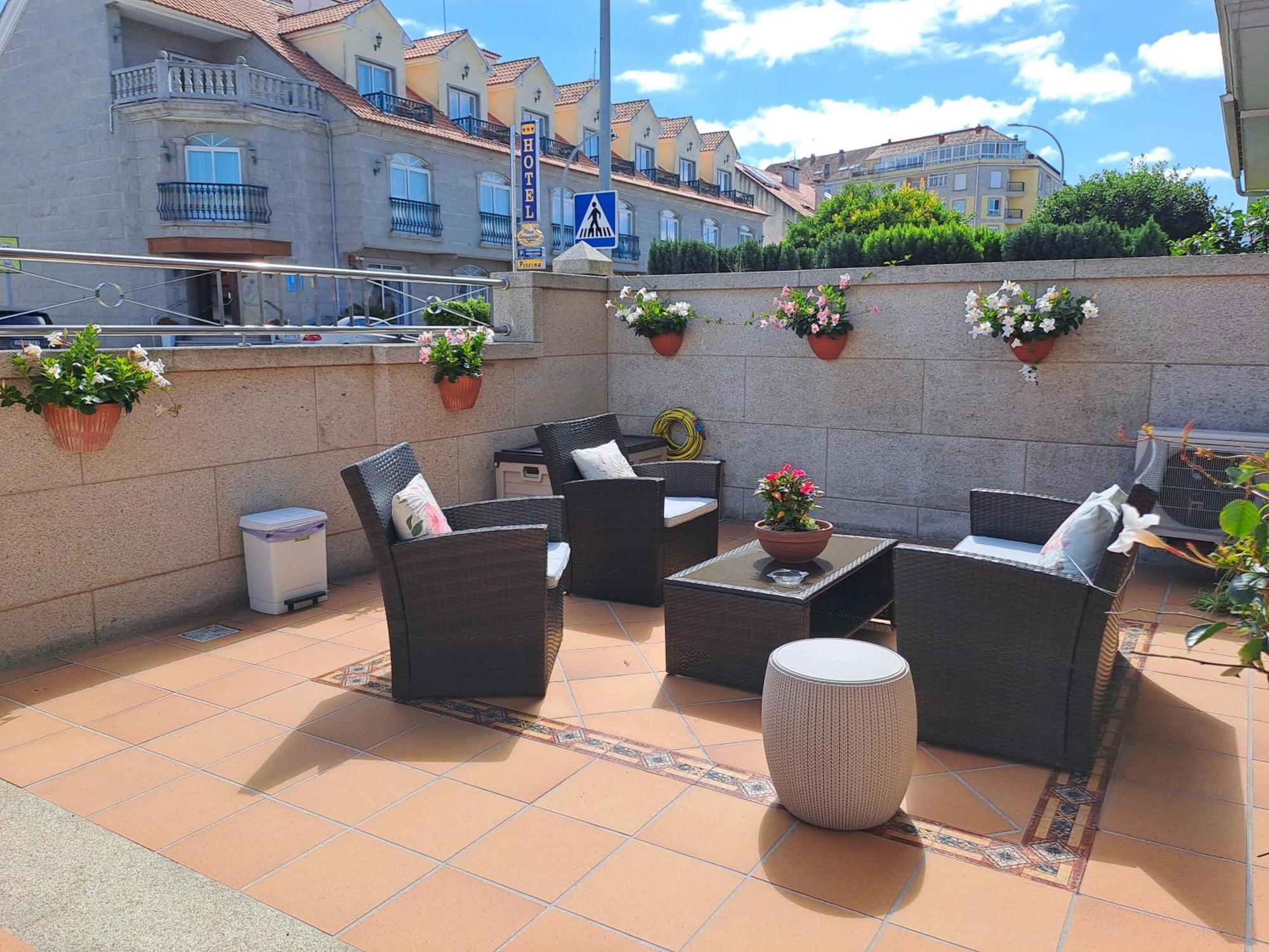 Apartamentos Playa Compostela Vilagarcia de Arousa Luaran gambar